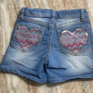 💕Adorable Girls 💕heart 💕sequin Jean shorts